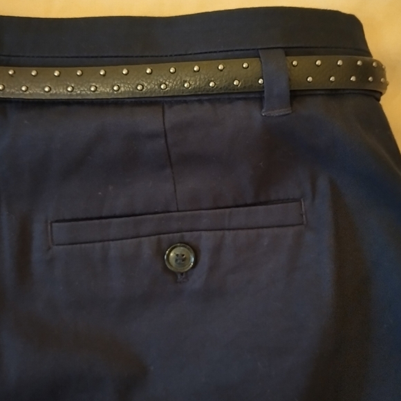 Esprit shorts with belt - Picture 3 of 4